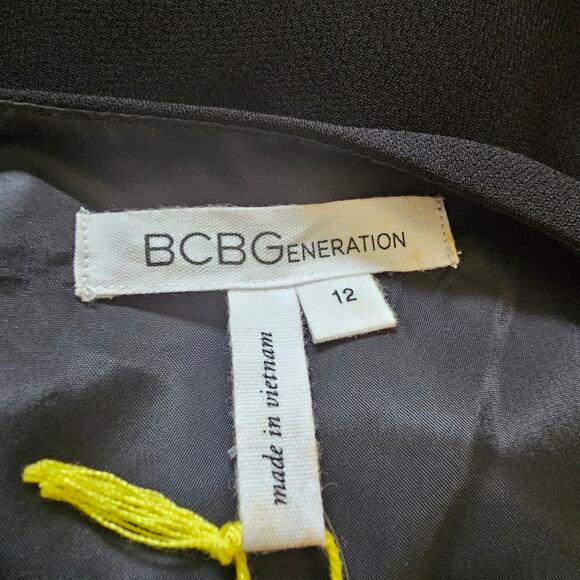 BCBG NWT Black Ruffle Sleveless Deep V-Neck Evening Coctail Dress. Size 12 - Picture 6 of 6